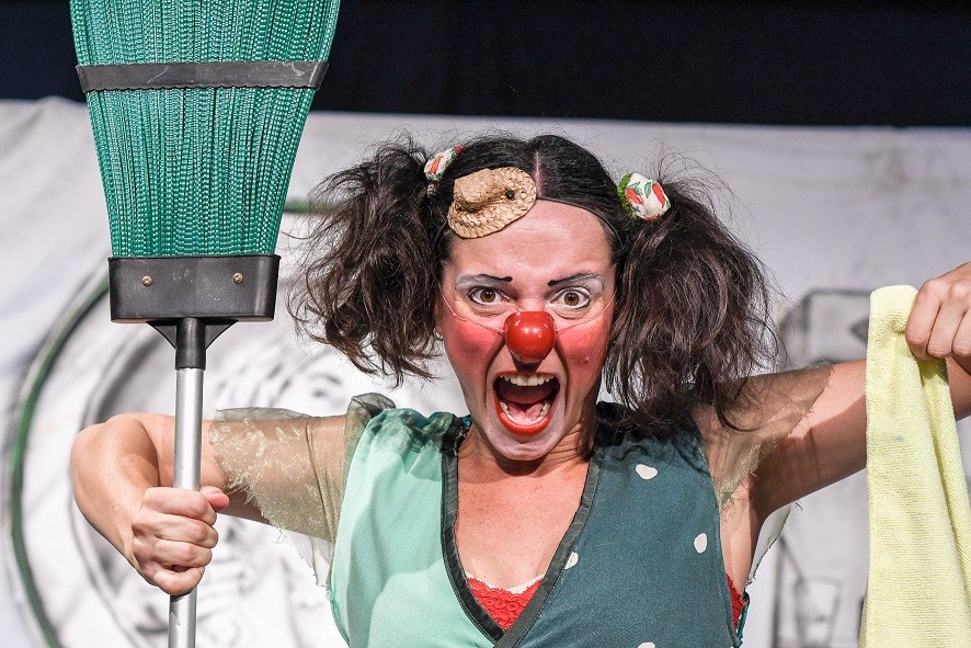 Farândola Teatro-Circo comemora 13 anos com estreia de espetáculo e programação especial