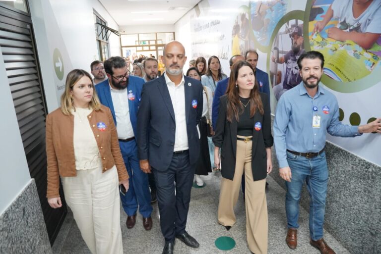 Goiás já realizou mais de 5 mil procedimentos pelo Programa Agora Tem Especialista - Gestoras da SES acompanham equipe do Ministério da Saúde em vista técnica ao Crer