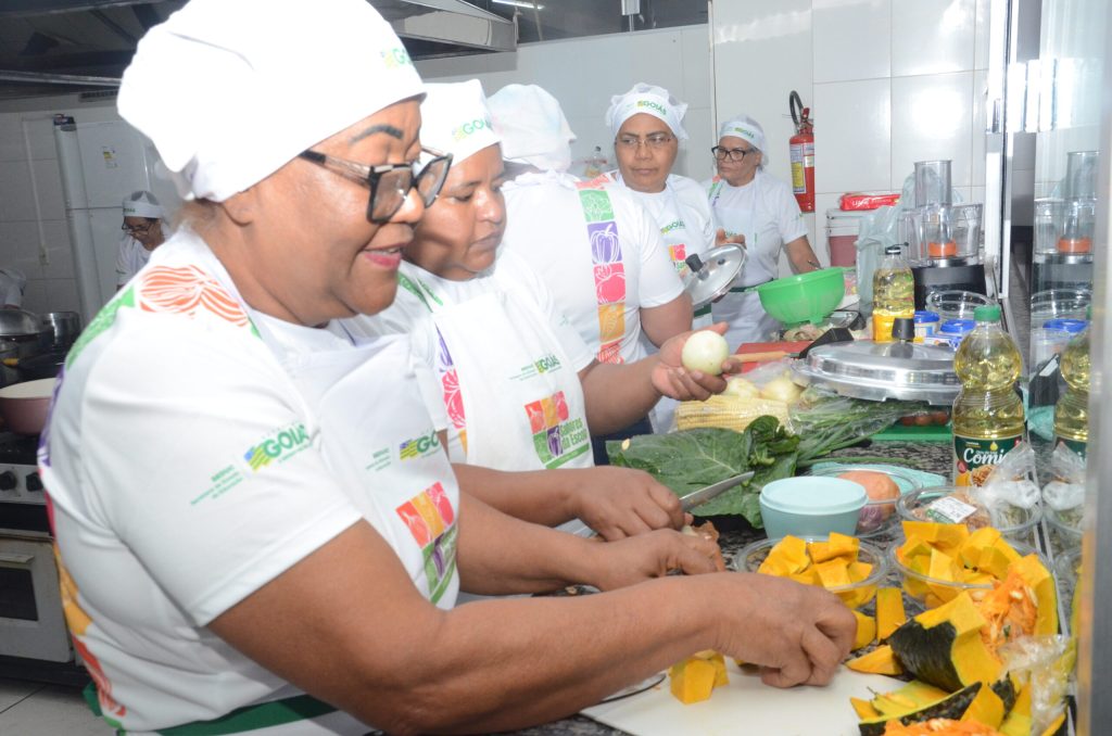 Sabores da Escola valoriza merendeiras e receitas saudáveis aos alunos
