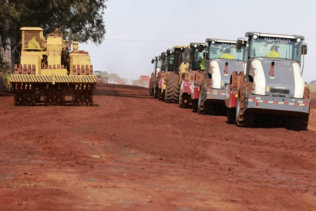 Assinada ordem de serviço para pavimentação da GO-409