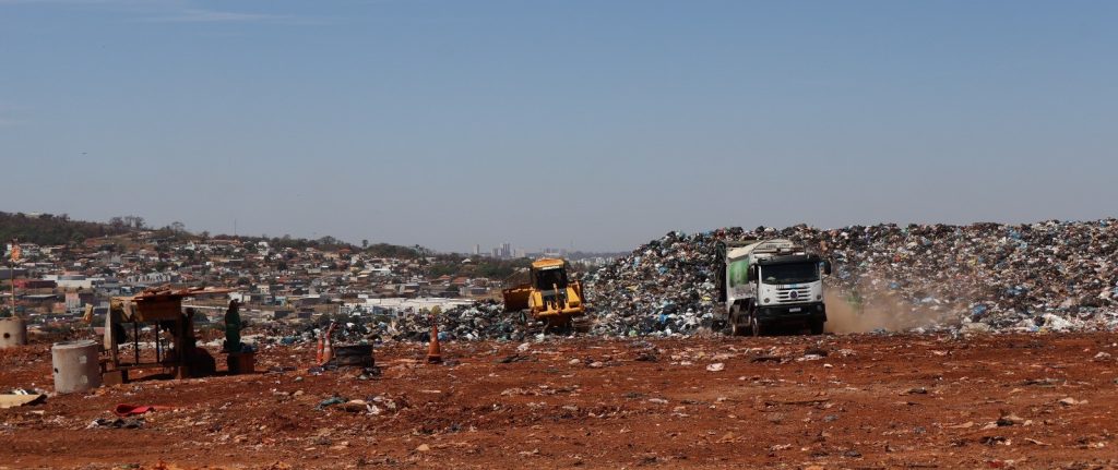 Vistoria aterro de Goiânia aponta respostas insuficientes