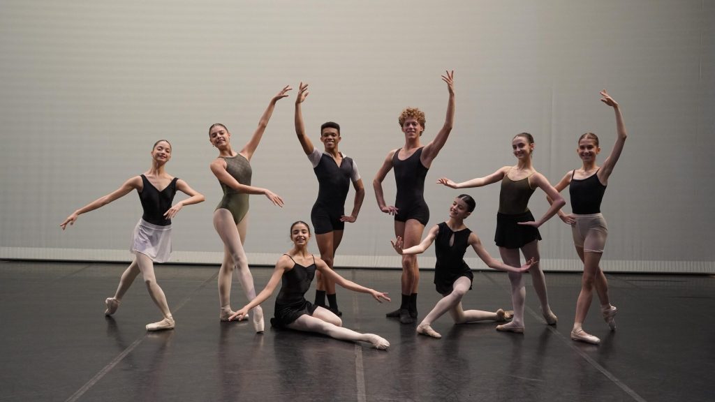 Basileu França conquista 13 prêmios em Festival Internacional de Dança