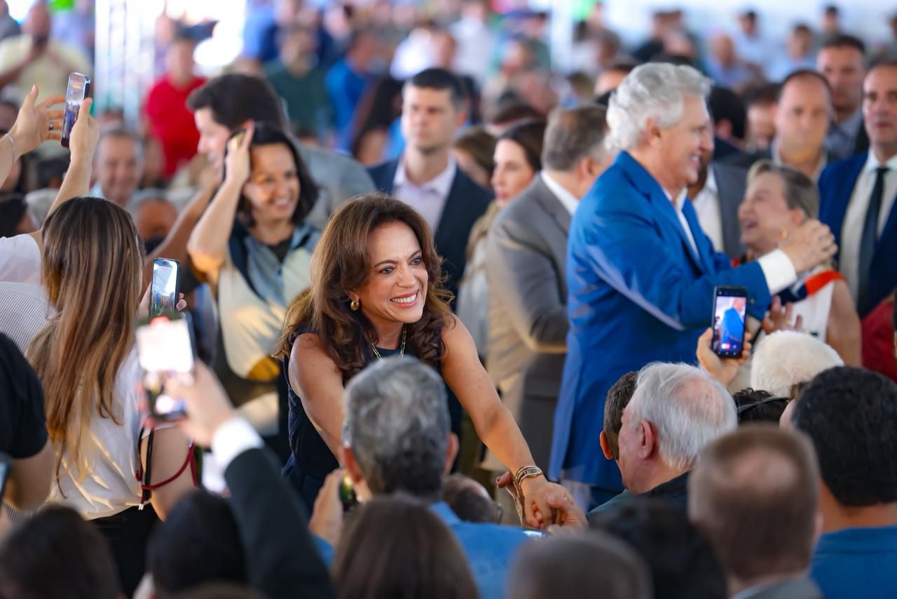 Caiado entrega o Cora