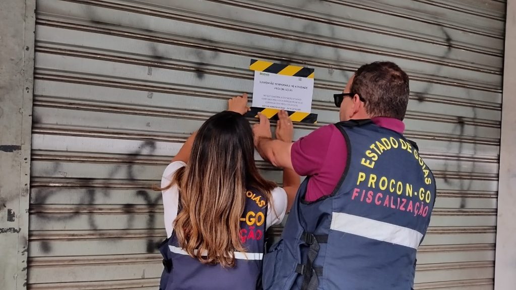 Procon Goiás interdita ótica