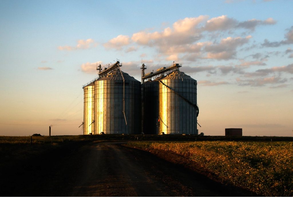 Governo de Goiás amplia capacidade de armazenagem para acompanhar produção de grãos