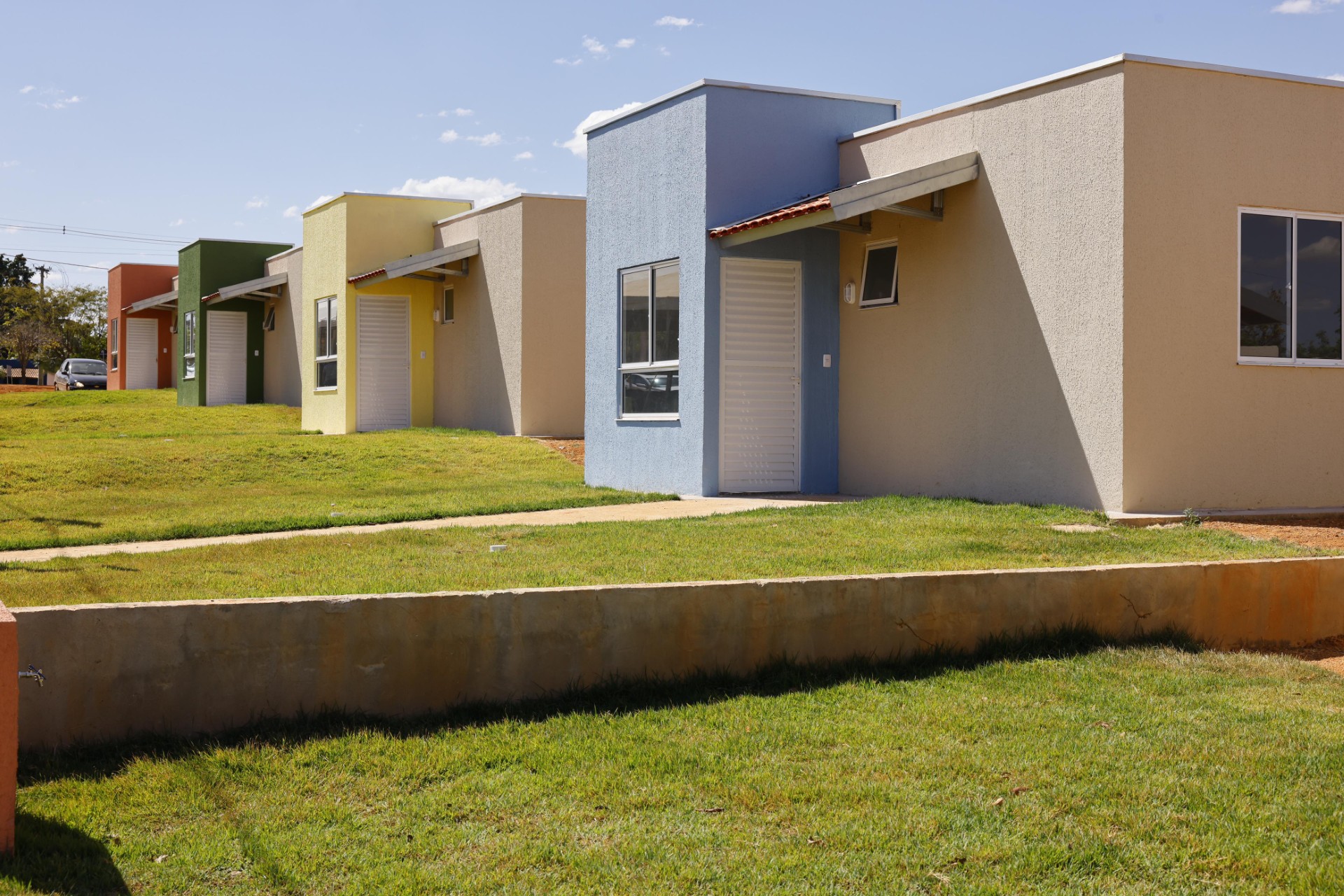 Governo entrega 42 casas a custo zero em Vianópolis