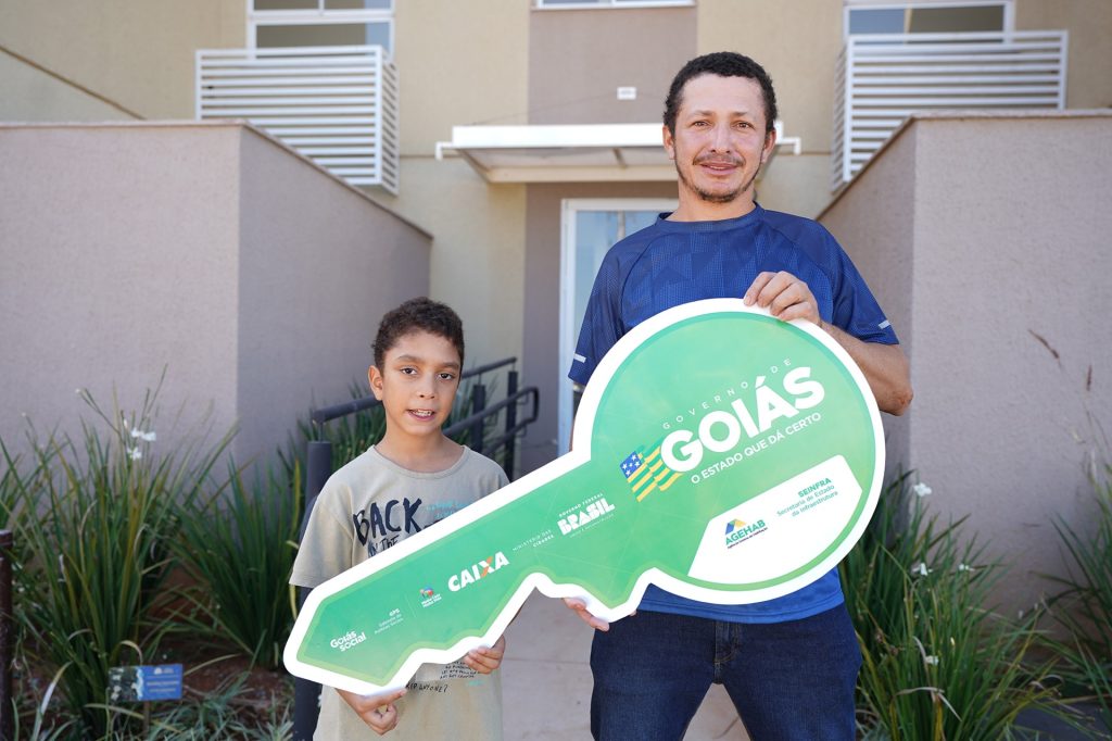 Estado entrega 240 apartamentos no Residencial Íris Rezende