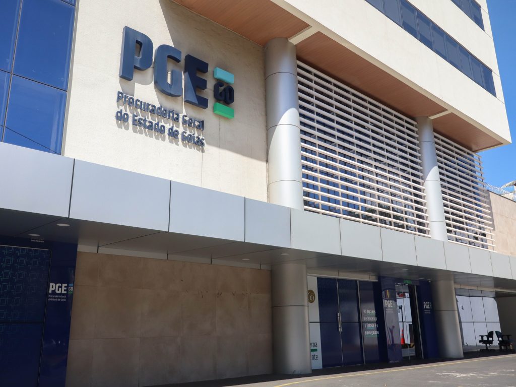 PGE-GO seleciona graduandos em Direito para estágio remunerado