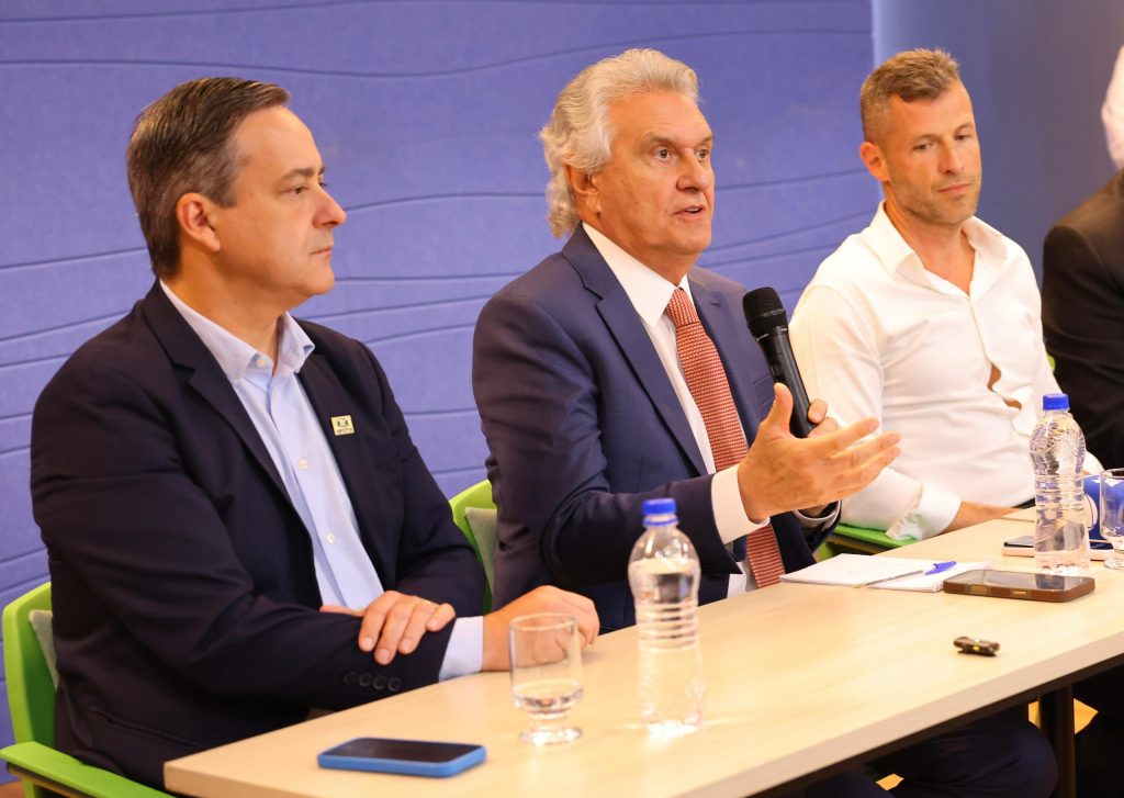 Governador destaca avanços de Goiás durante palestra para empresários, em Santa Catarina