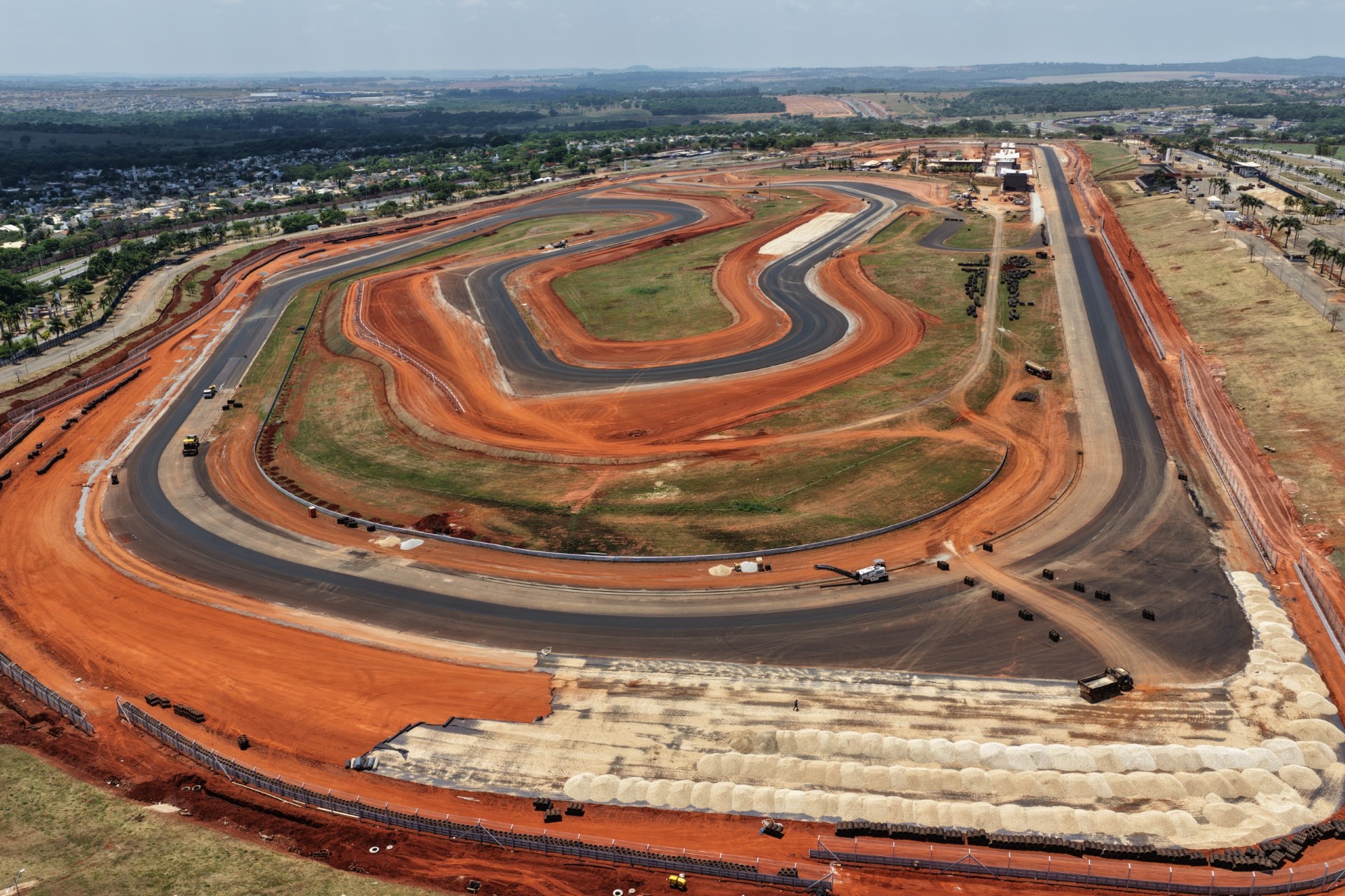 Obras para MotoGP 2026 atingem 60,2% de execução no Autódromo de Goiânia