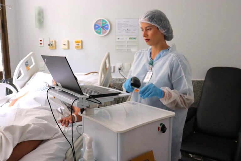 HDS implanta tecnologia inovadora à beira-leito para garantir segurança do paciente
