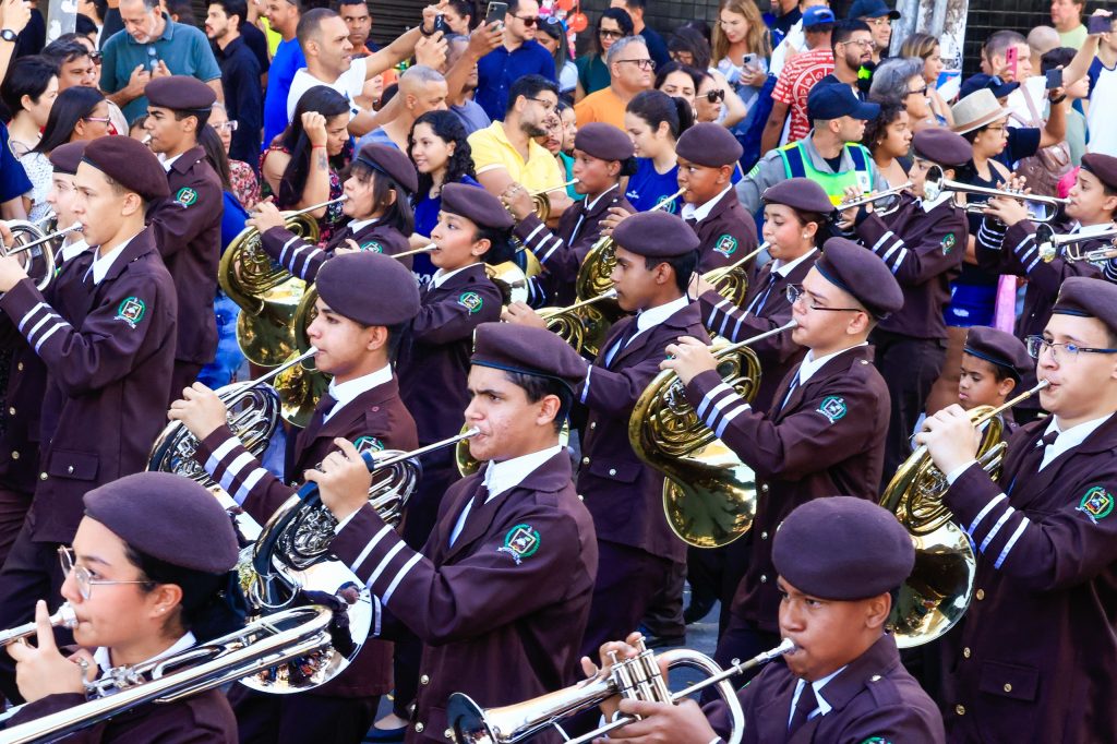 desfile cívico-militar