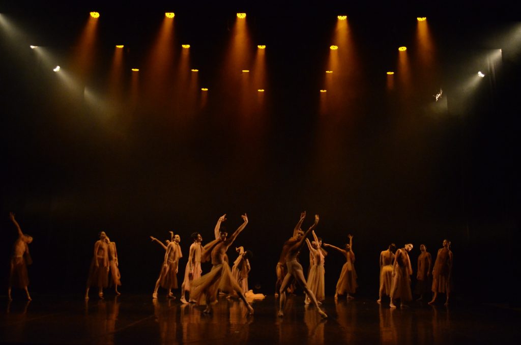 Espetáculo dança do Basileu França