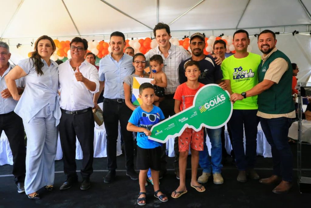 Carmo do Rio Verde e Joviânia recebem 81 moradias a custo zero