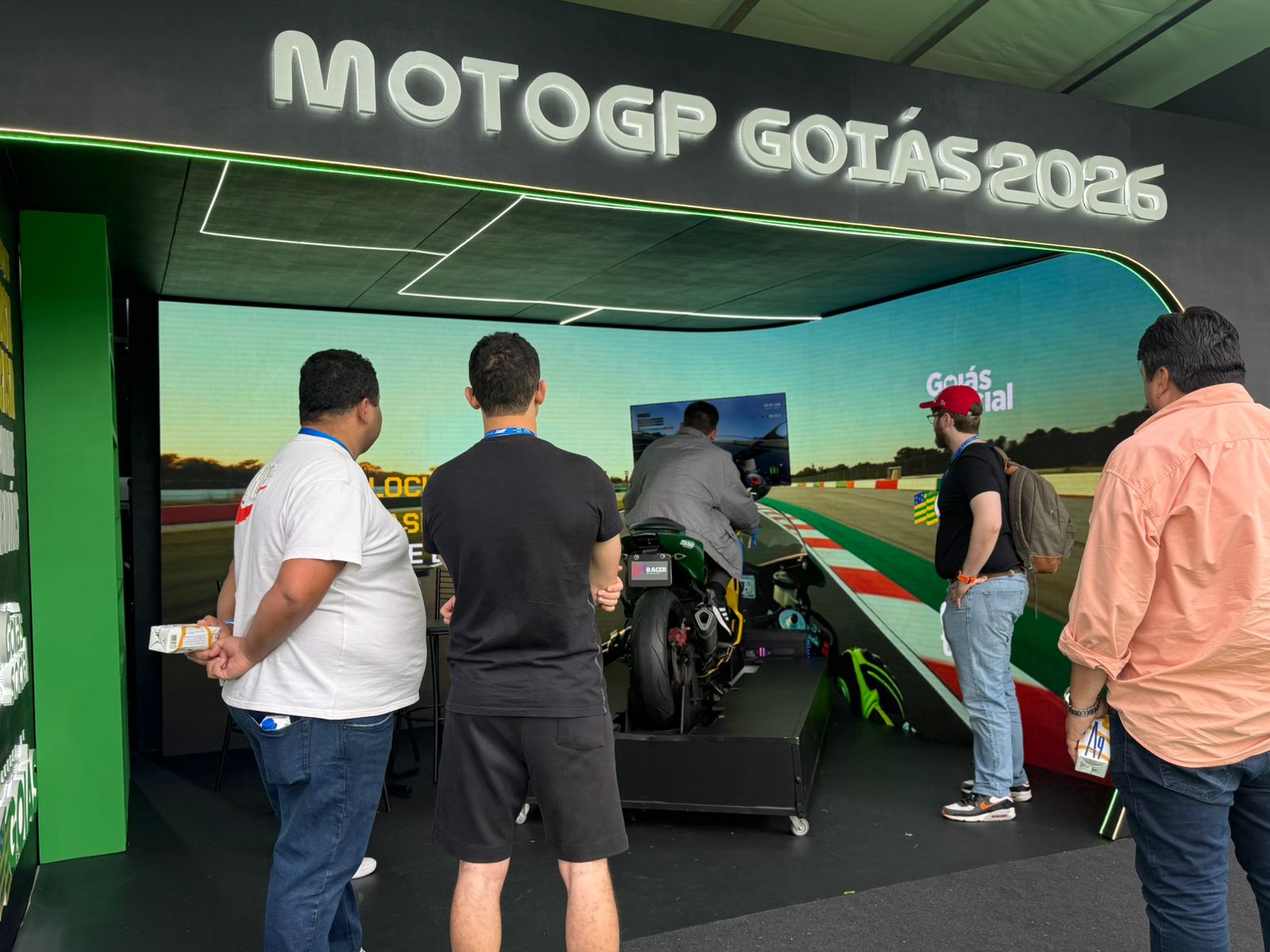 Estande Moto GP 2026