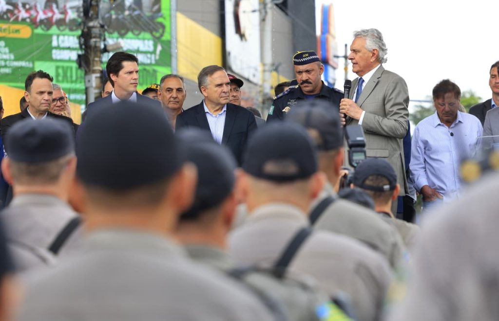 Helicóptero reforça segurança na Operação Natal Seguro