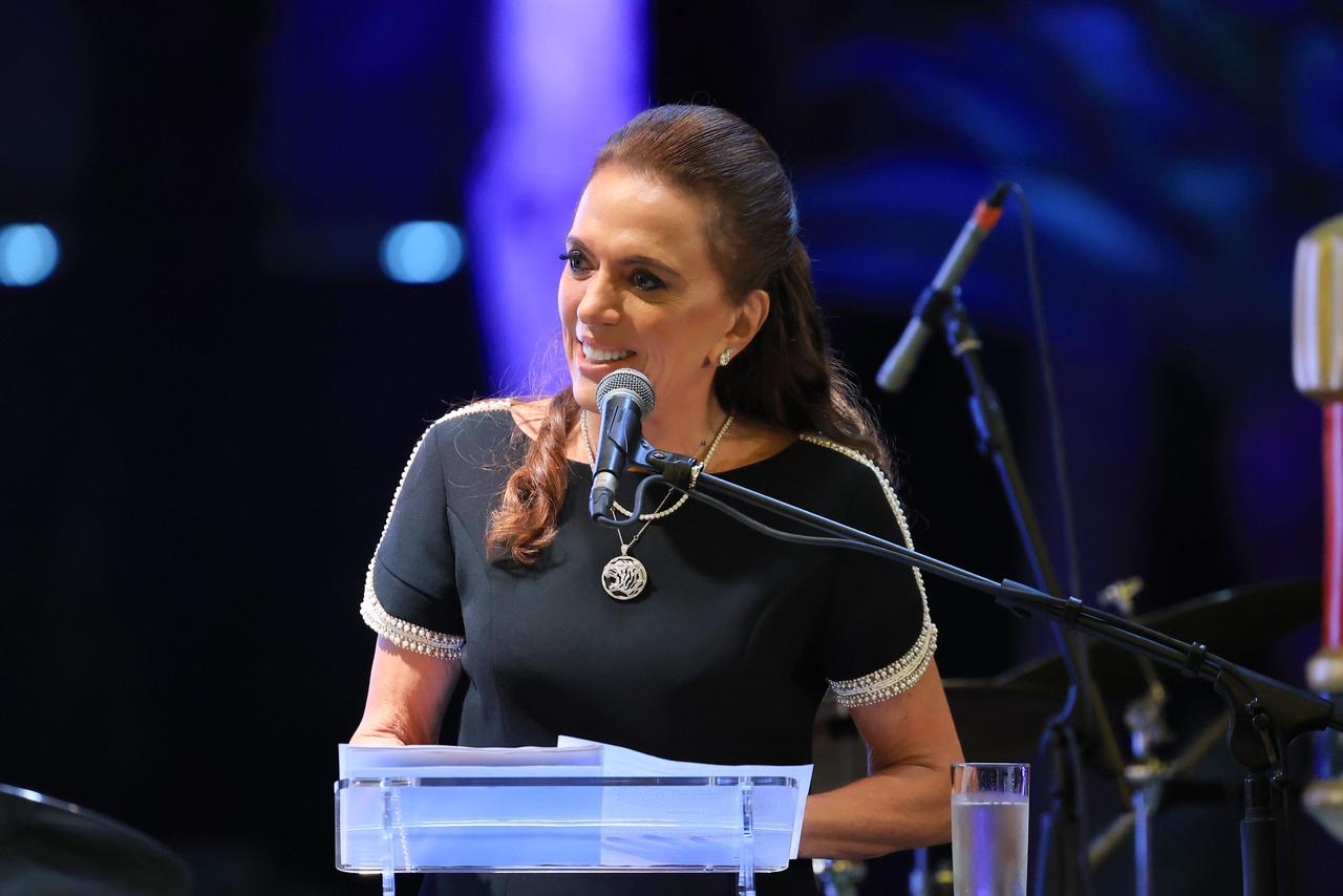 Gracinha Caiado entrega certificados e cartões do Crédito Social em Palmeiras de Goiás, nesta segunda-feira (23/02)