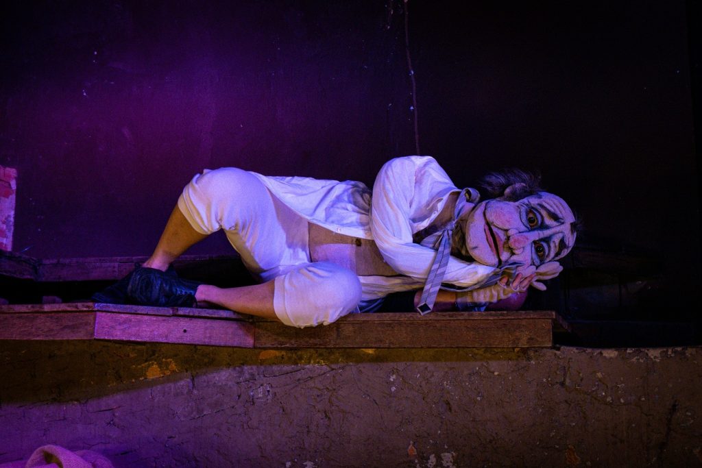 Farândola Teatro-Circo apresenta ensaio aberto de “Gervásio” no palco da Feteg