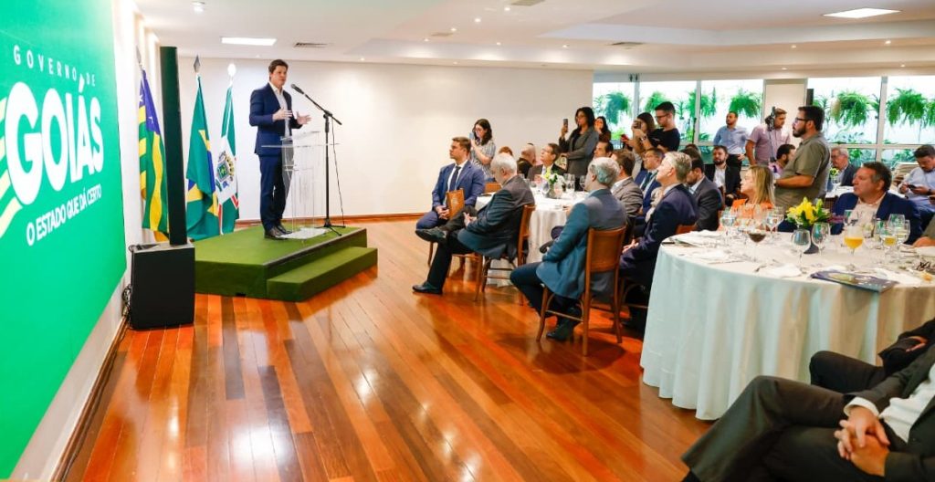 Goiás anuncia plano para setor florestal e atrair novas indústrias