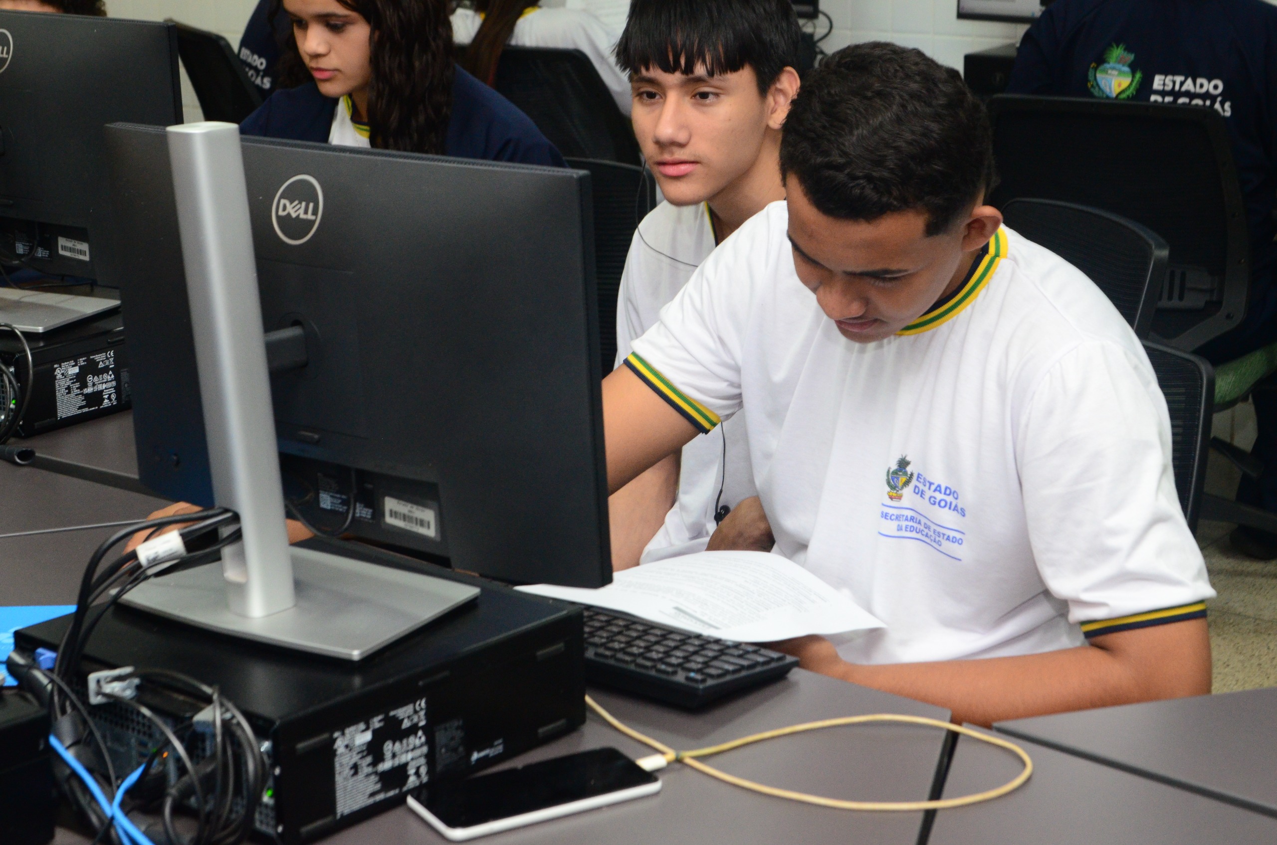 Alunos das Escolas do Futuro de Goiás podem receber Bolsa Profissionalizante