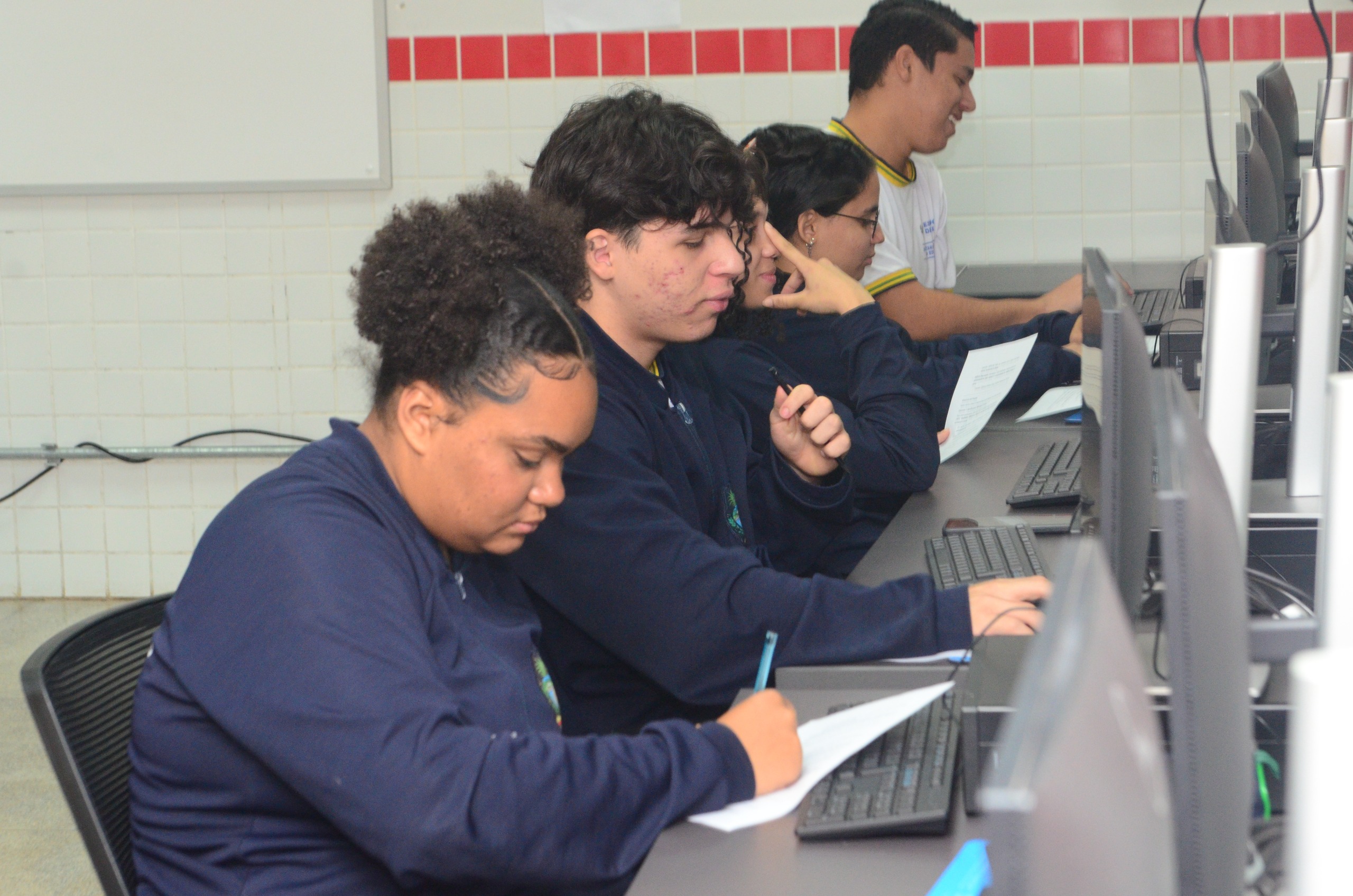 Alunos das Escolas do Futuro de Goiás podem receber Bolsa Profissionalizante