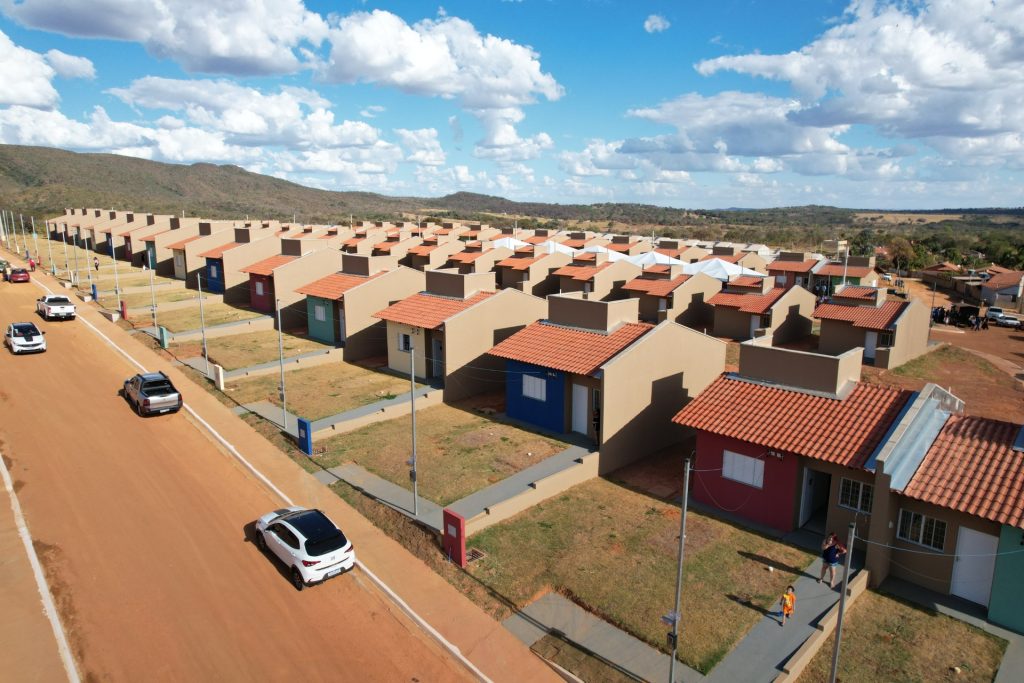 Agehab entrega 50 casas a custo zero em Posse nesta terça-feira