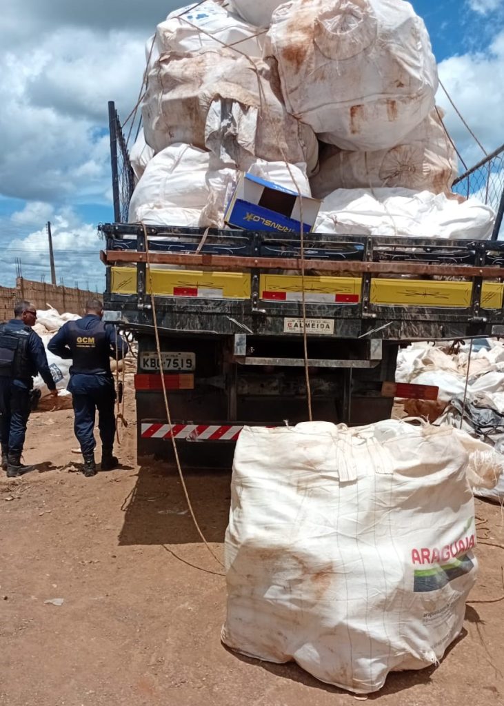 Agrodefesa apreende cerca de 10 toneladas de embalagens de agrotóxicos irregulares