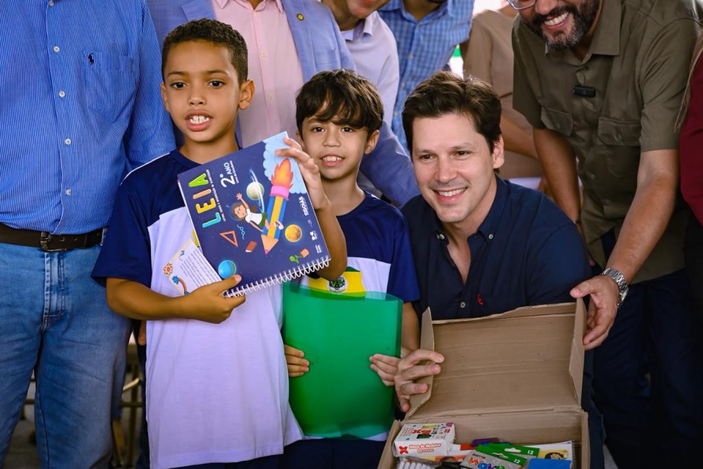 Daniel Vilela em colégio de Campinorte