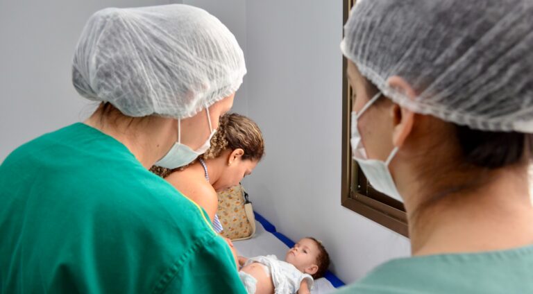 Atendimento de criança no HCN