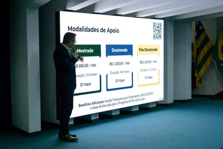 Evento de lançamento de bolsa de pós-graduação para servidores