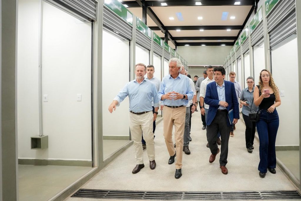 Caiado entrega novo Terminal Padre Pelágio