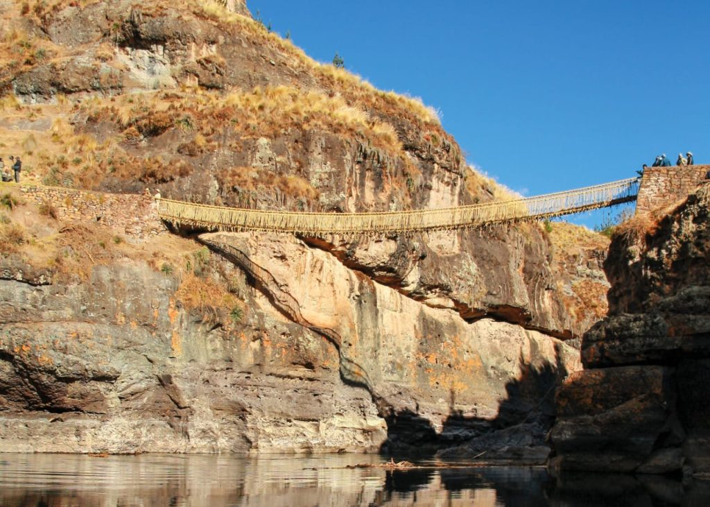 Ponte Q’eswachaka, em Cusco, renovada anualmente de forma coletiva 