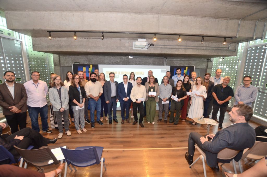 Governo entrega cartões BB Pesquisa a coordenadores de Centros de Pesquisa Emergentes