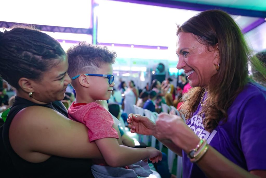 Gracinha Caiado participa das ações do Goiás Social Mulher em Goiânia
