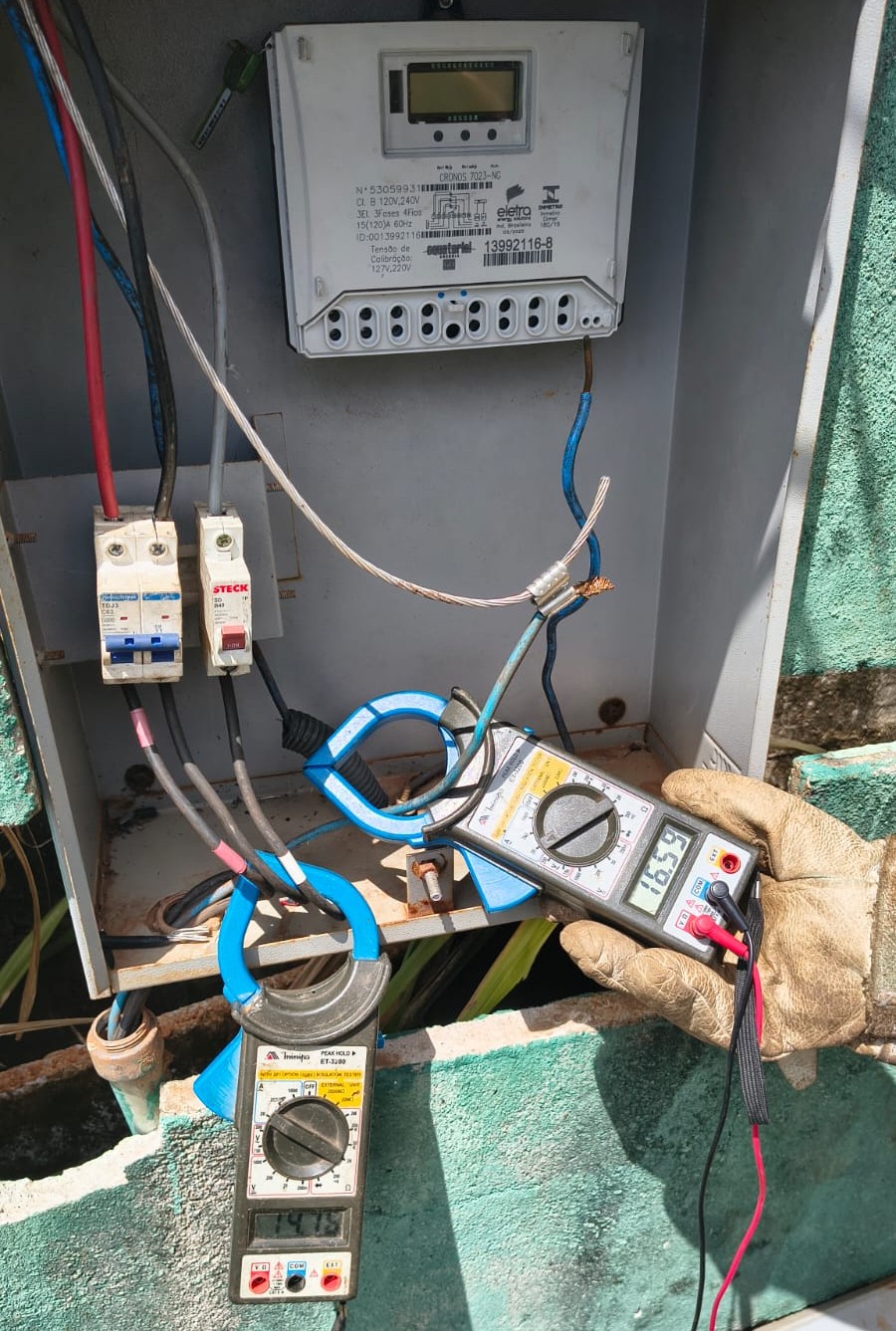 Polícias Técnico Científica e Civil e Equatorial Goiás identificam furto de energia durante fiscalização em Inhumas