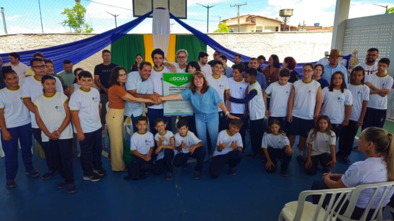 Inauguração da quadra poliesportiva de colégio em Mairipotaba