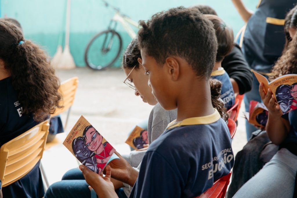 Projeto “Maria da Penha nas Escolas” oferece formação gratuita para educadores de todo o país