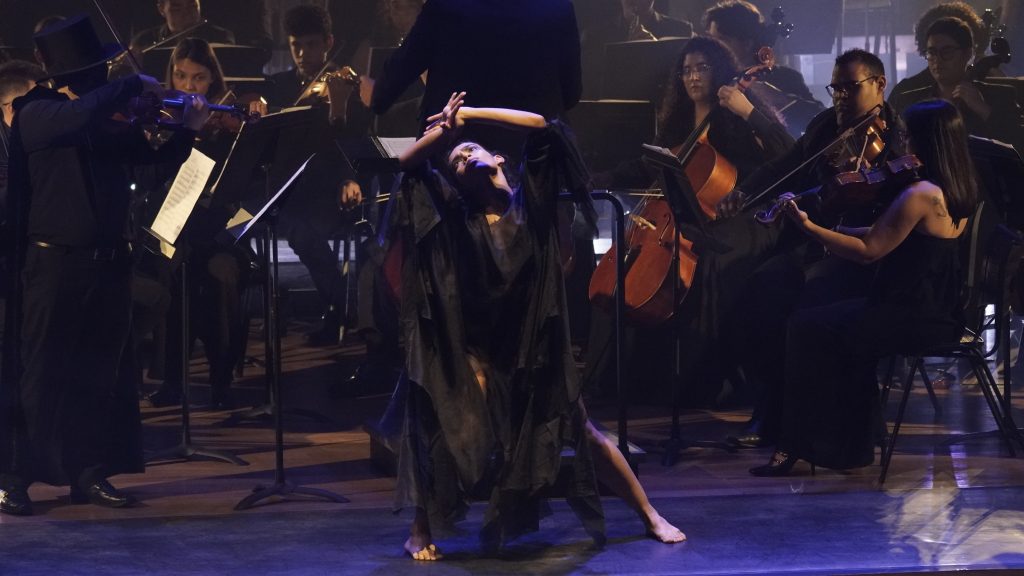 Orquestra Sinfônica apresenta o concerto cênico “A Vida do Herói”