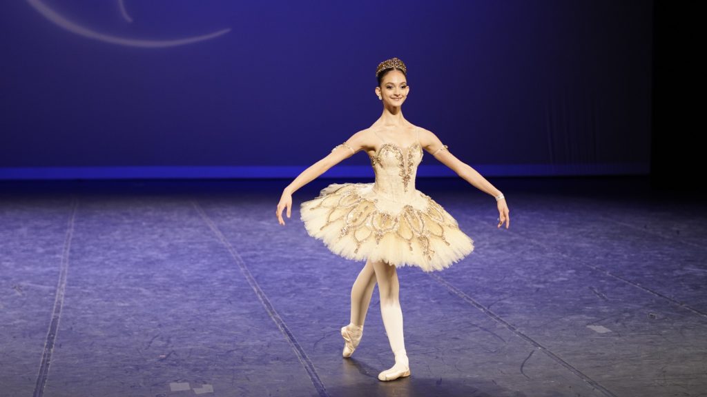 Bailarina do Basileu França em competição nos EUA