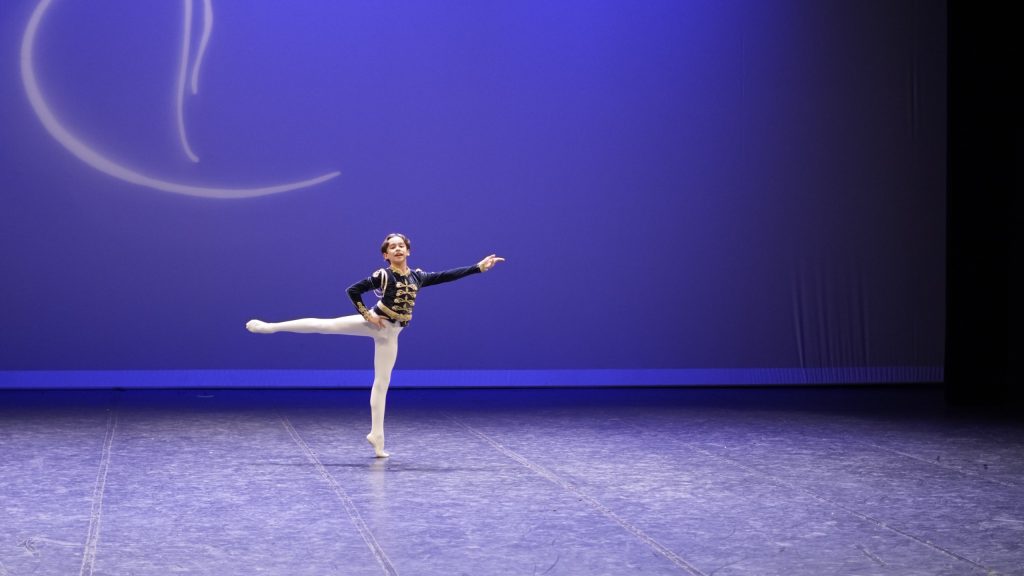 Bailarino do Basileu França em competição nos EUA