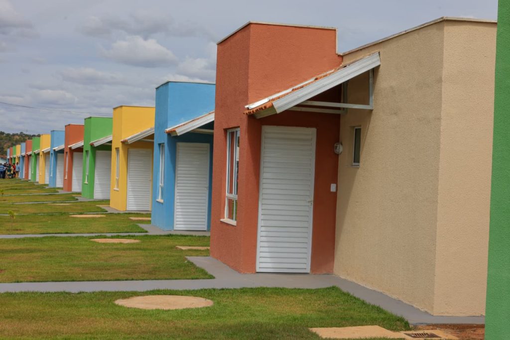 Famílias de mais três cidades são beneficiadas com casas a custo zero