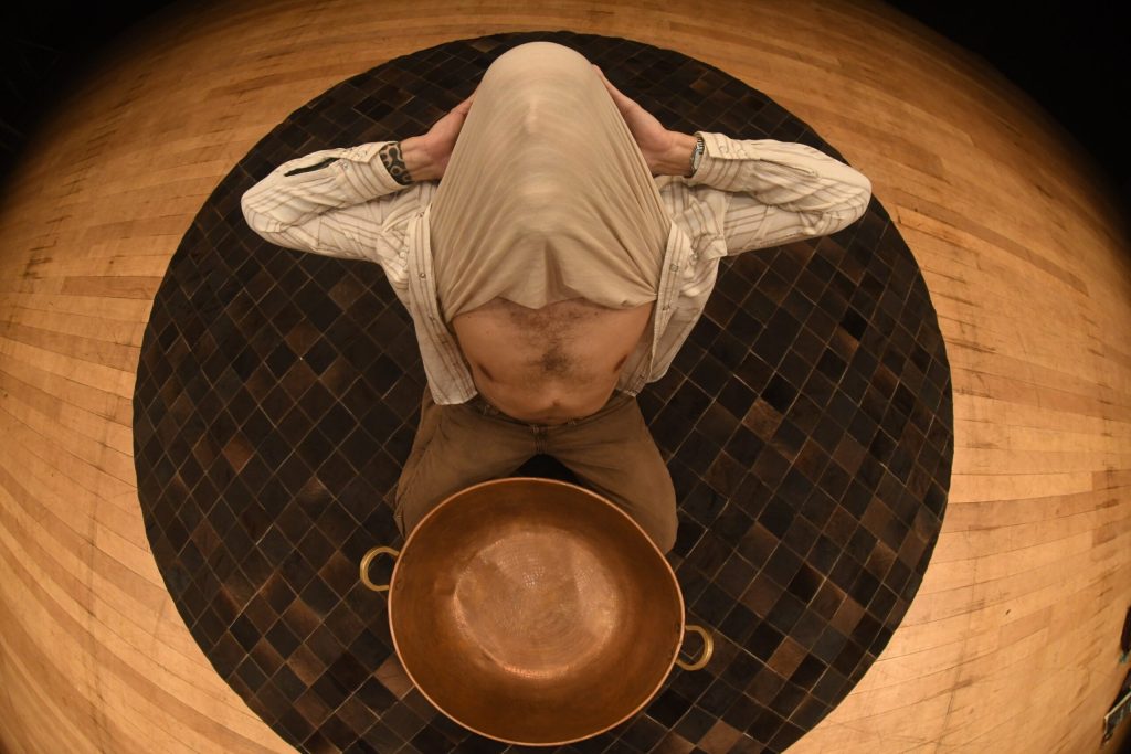 A Mostra de Teatro Nacional de Porangatu (TeNpo 2026) entra na reta final nesta sexta-feira (15/05) com uma programação gratuita que reúne teatro, cortejo artístico, formação cultural, cinema itinerante e música em diversos espaços da cidade.