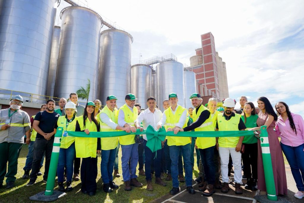 “Investimentos simbolizam mais oportunidades para goianos", diz Daniel Vilela em visita à fábrica do Grupo Heineken