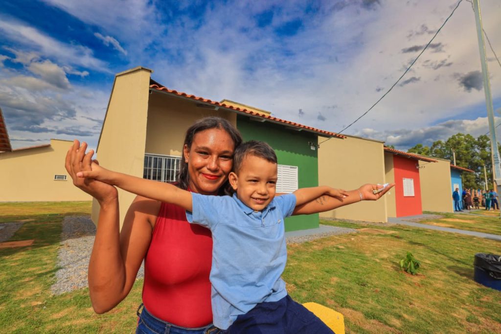 Casas a custo zero em Vila Propício