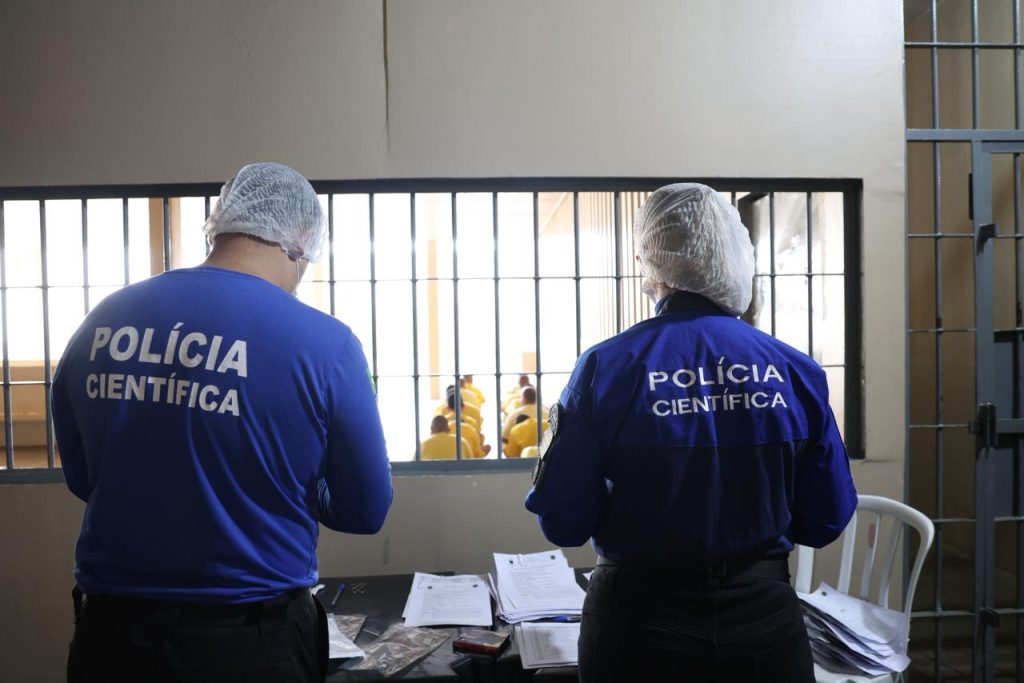 Polícia Cientifica_ Banco de DNA
