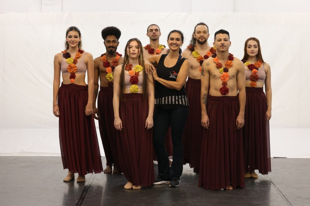 Espetáculo “Fuxico” leva dança contemporânea ao Teatro Goiânia nesta sexta-feira - bailarinos em grupo
