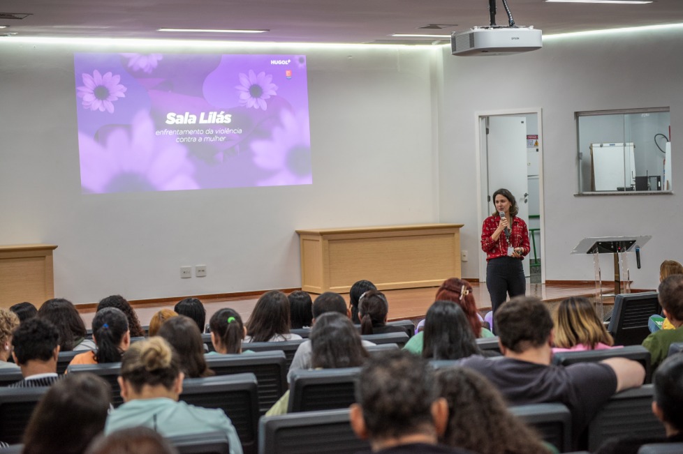 Inaugurada Sala Lilás do Hugol para acolhimento a mulheres vítimas de violência - palestra durante inauguração da sala
