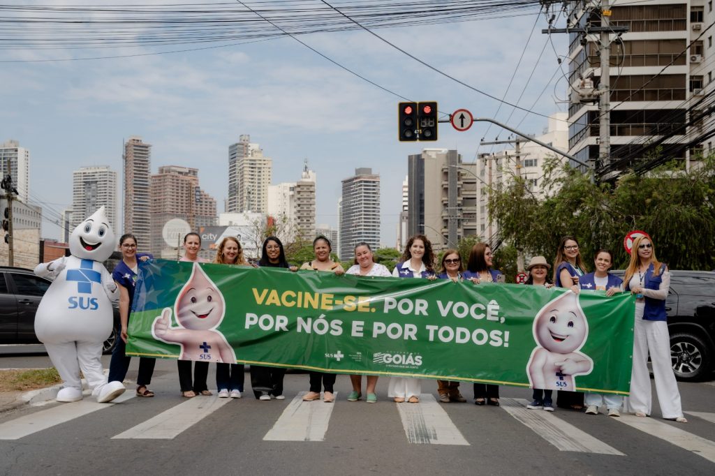 Saúde leva Zé Gotinha às ruas de Goiânia para reforçar vacinação contra influenza