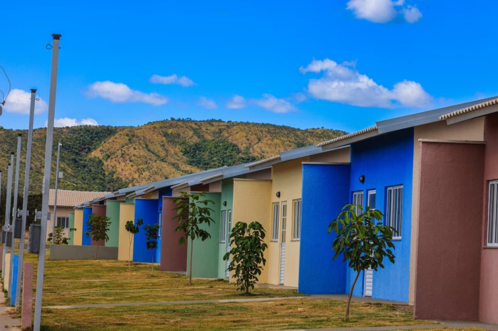 Trinta famílias de Vila Boa são beneficiadas com casas a custo zero