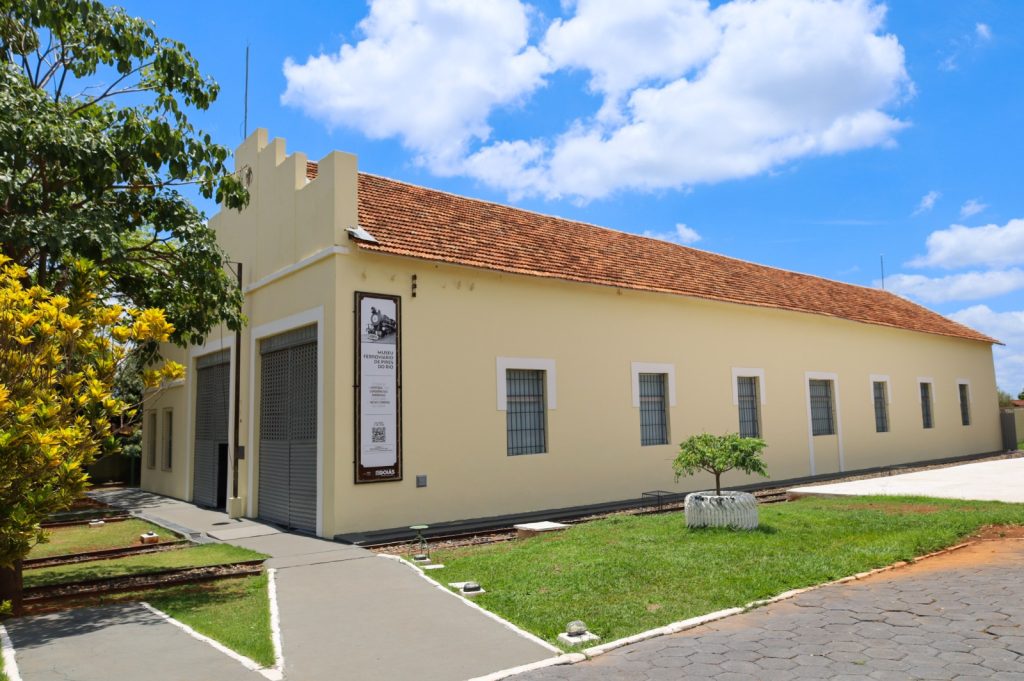 Fachada do Cine Ferroviário